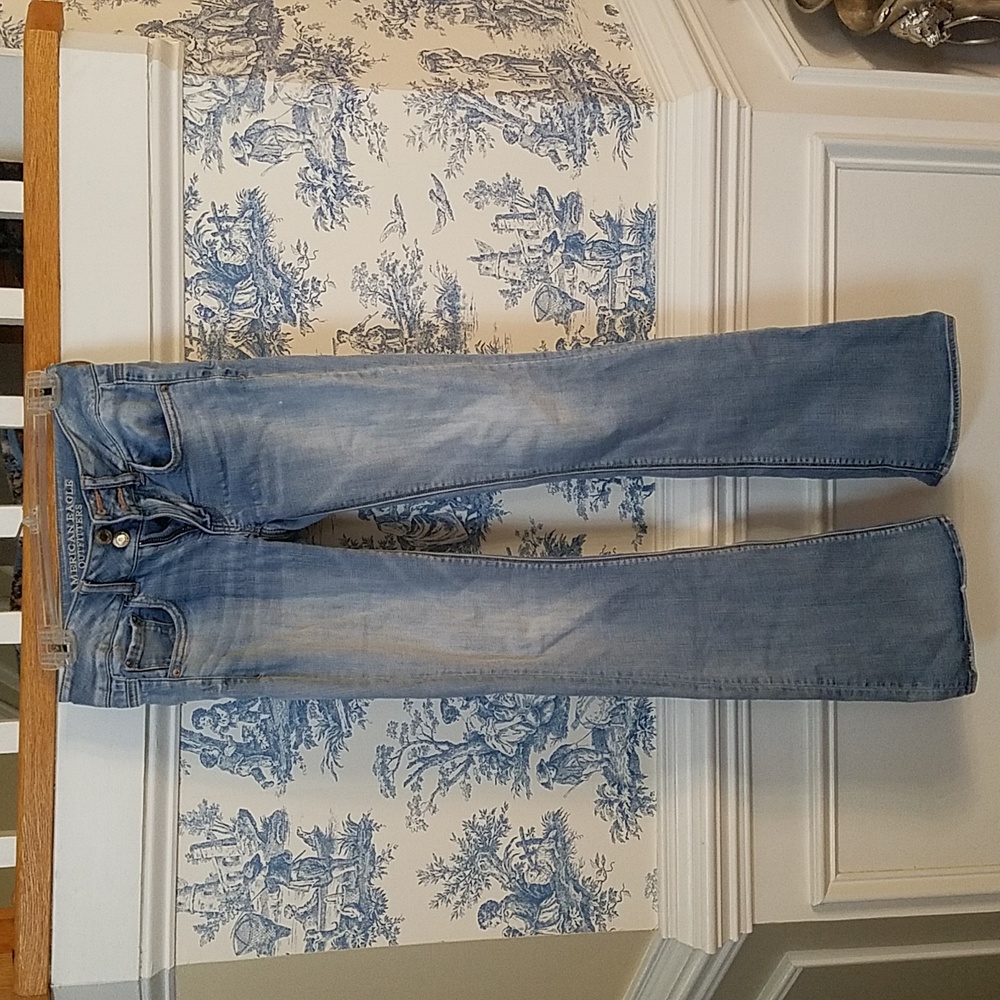 SEXY low rise AE Artist super stretch faded Jean's 00